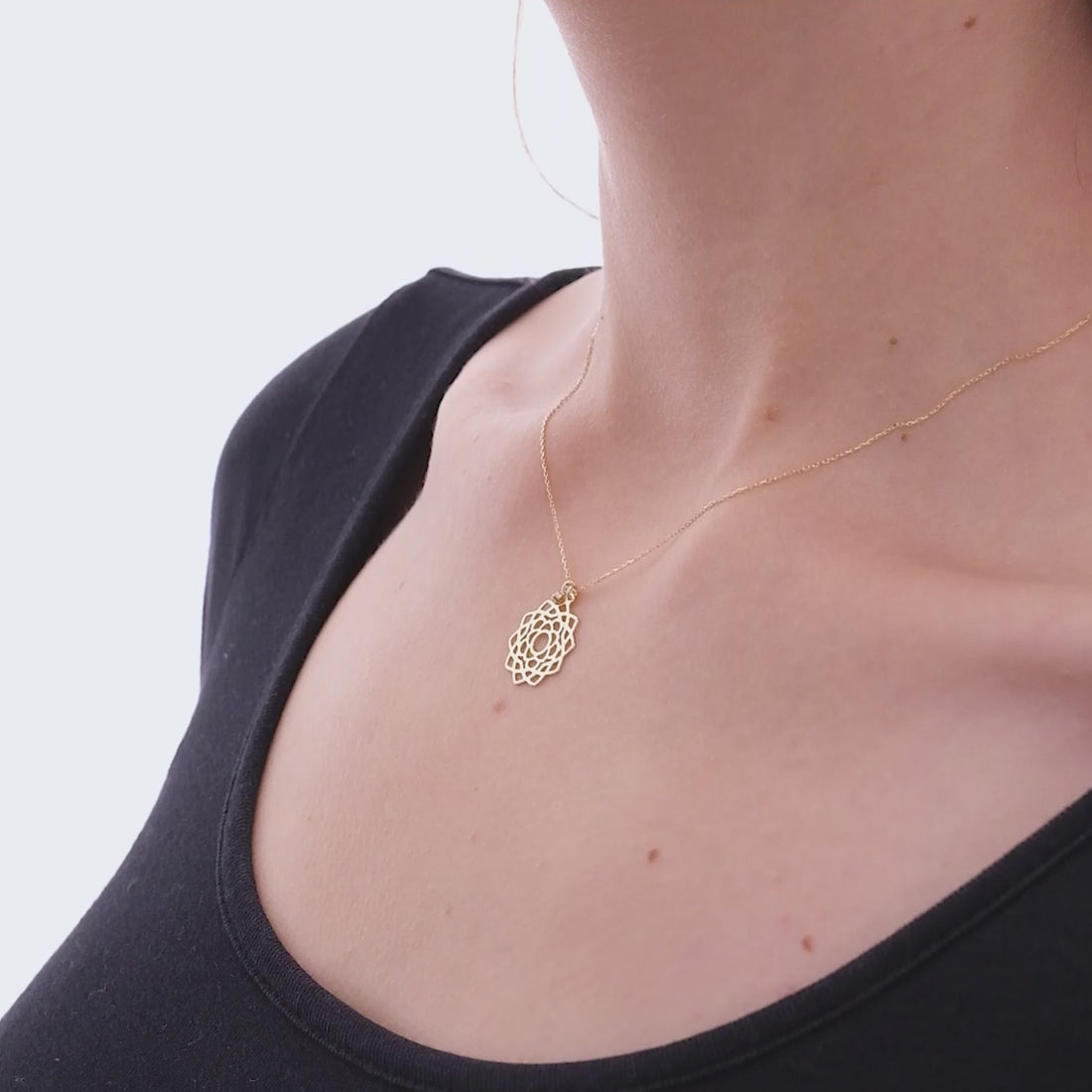 Collar de chakra con diamantes en oro macizo de 14 k