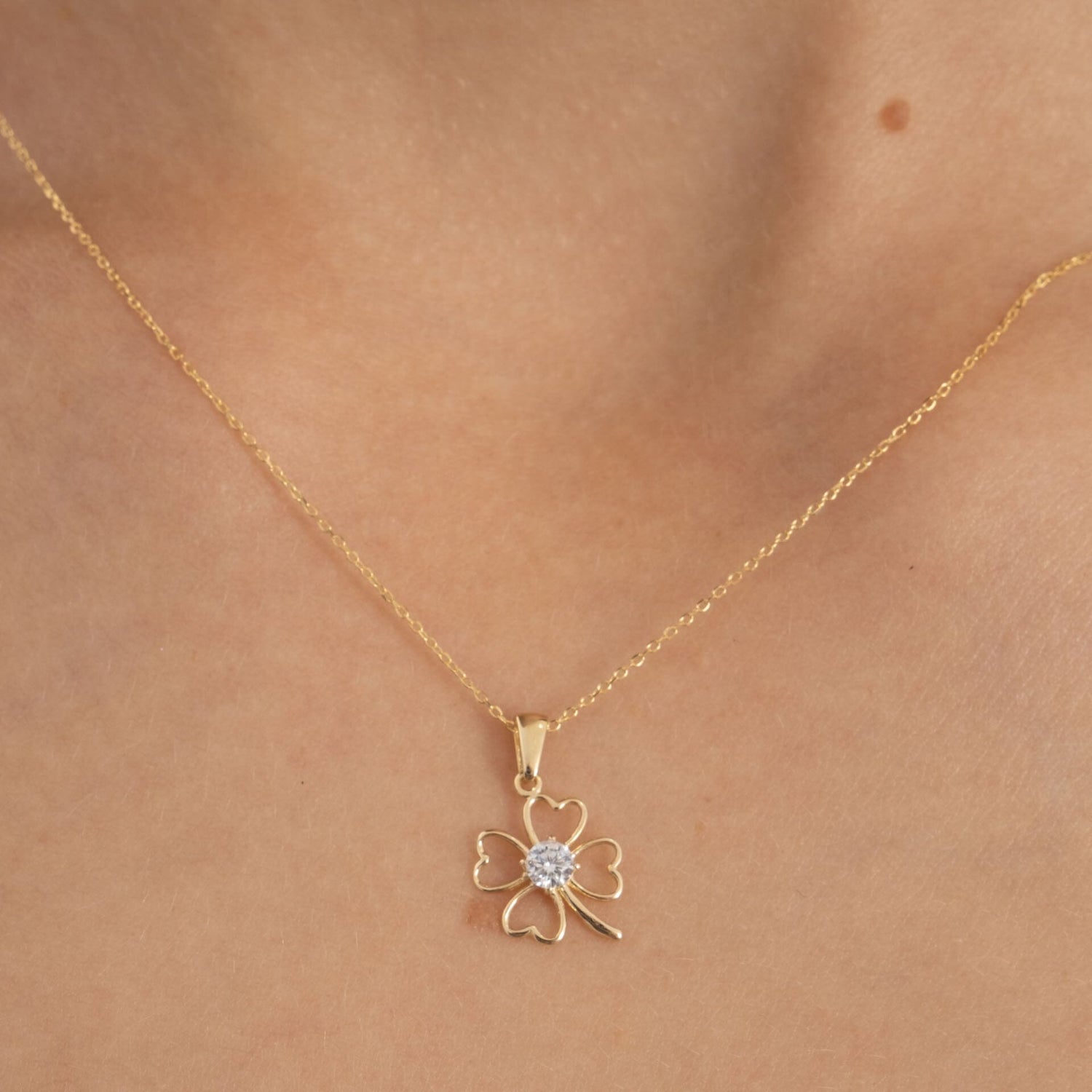 14k Solid Gold Diamond Clover Pendant Necklace - JCarat