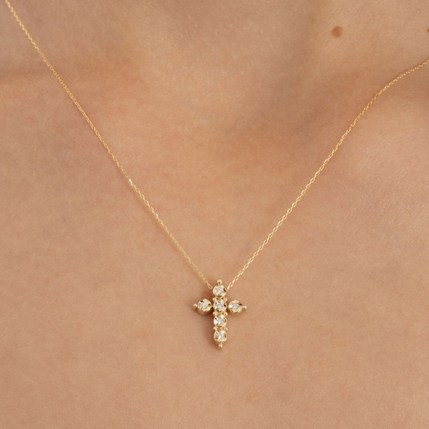 14k Solid Gold Diamond Cross Pendant Necklace - JCarat