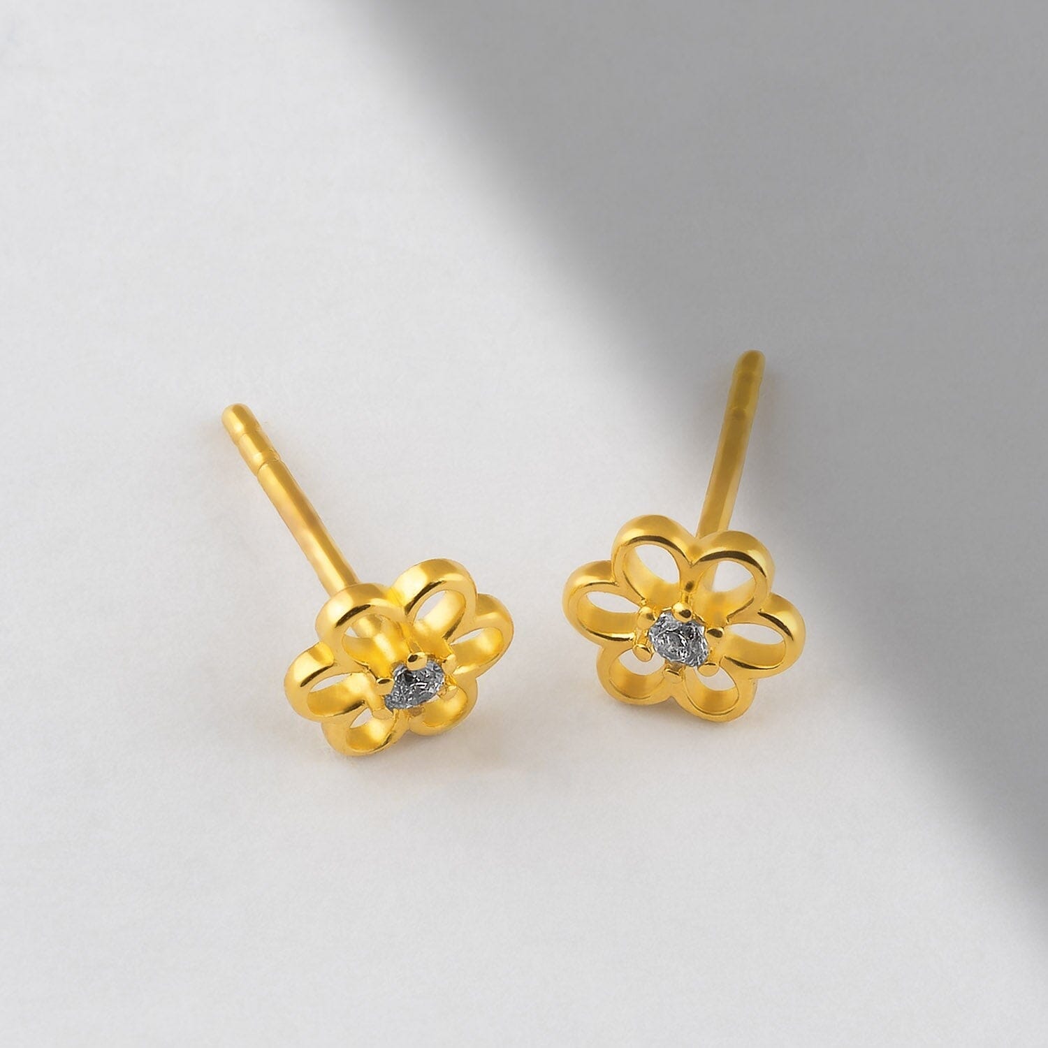 Daisy Earrings in 14k Solid Gold - JCarat