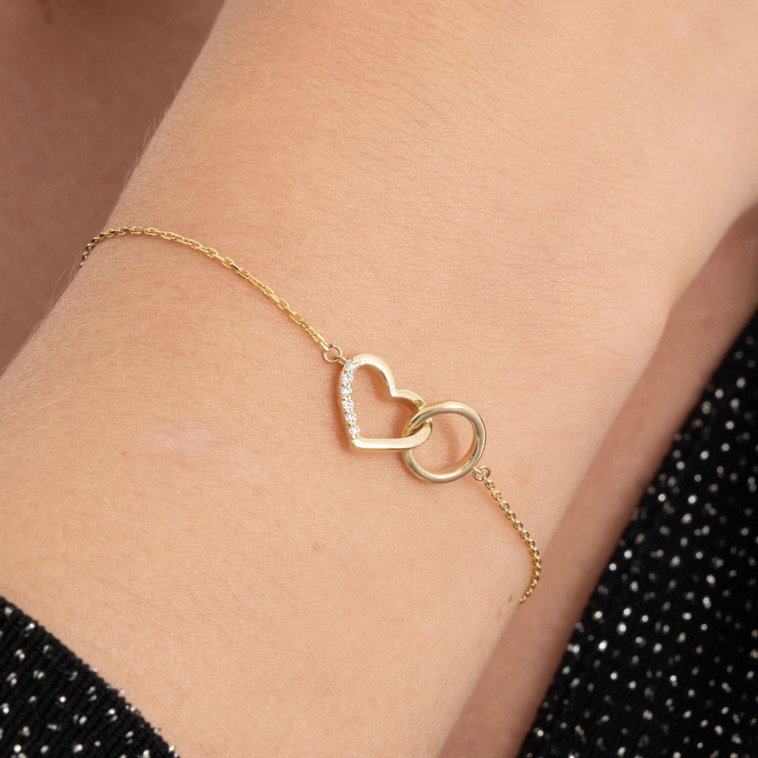 Diamond Heart and Circle Bracelet in 14k Solid Gold - JCarat