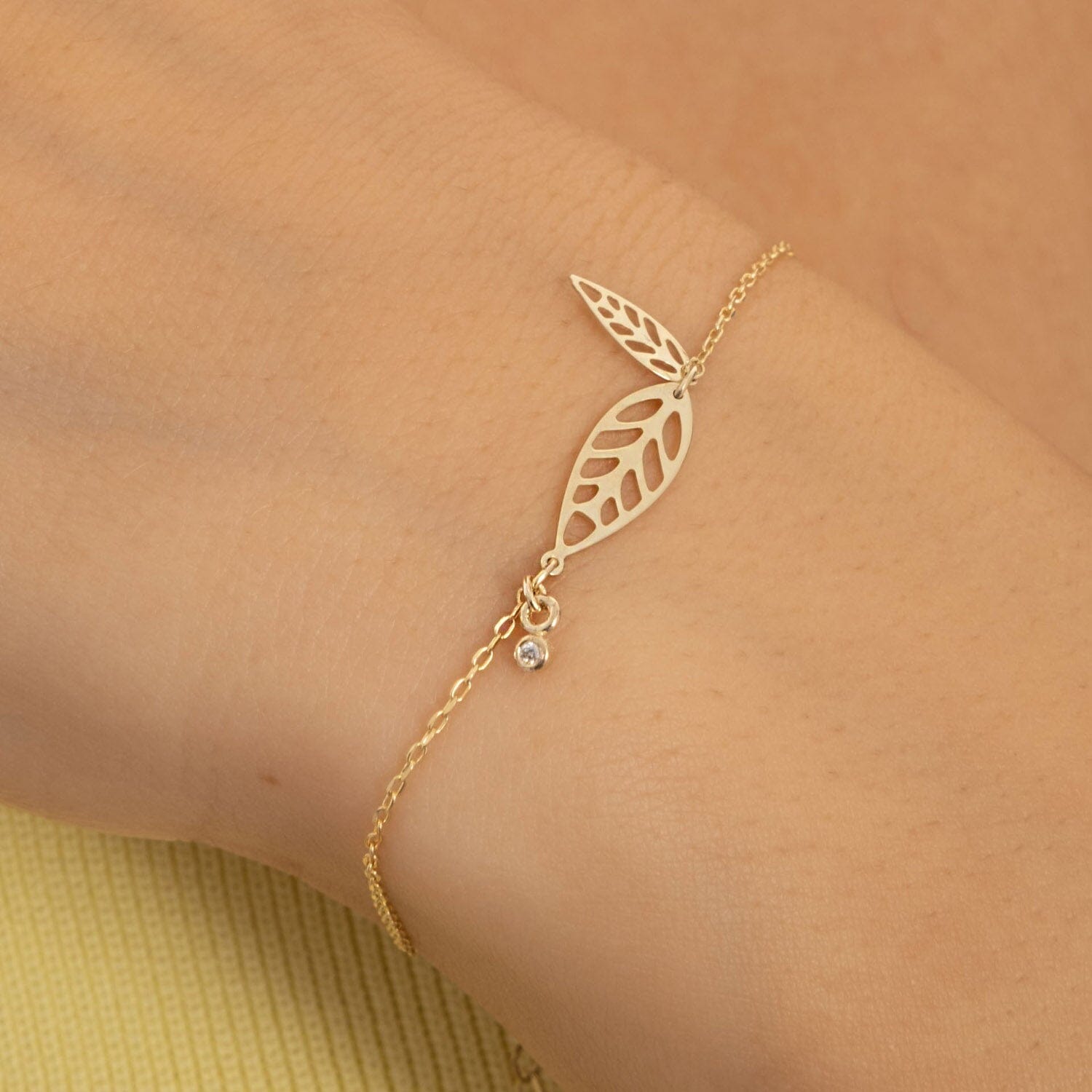 Diamond Leaf Bracelet in 14k Solid Gold - JCarat