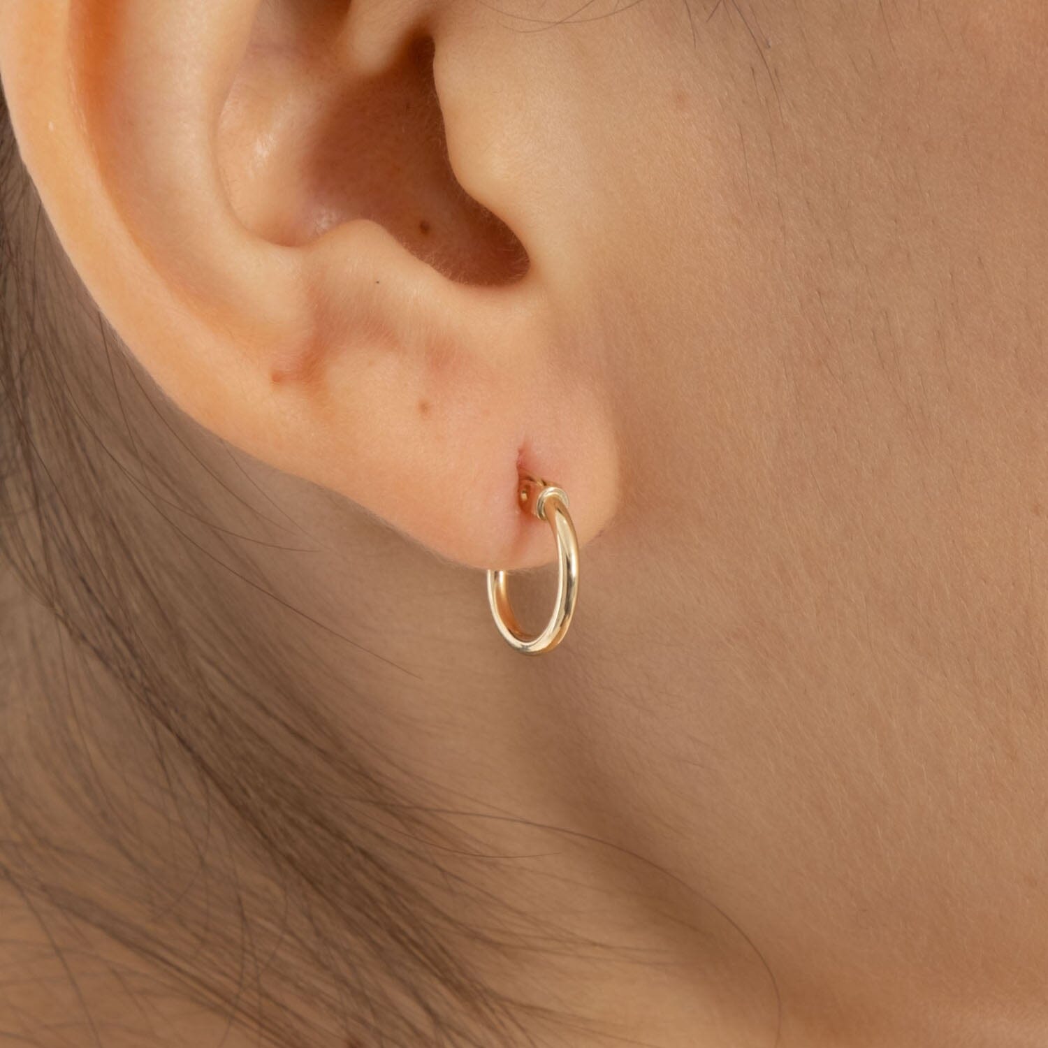 Square Hoops in 14k Solid Gold - JCarat